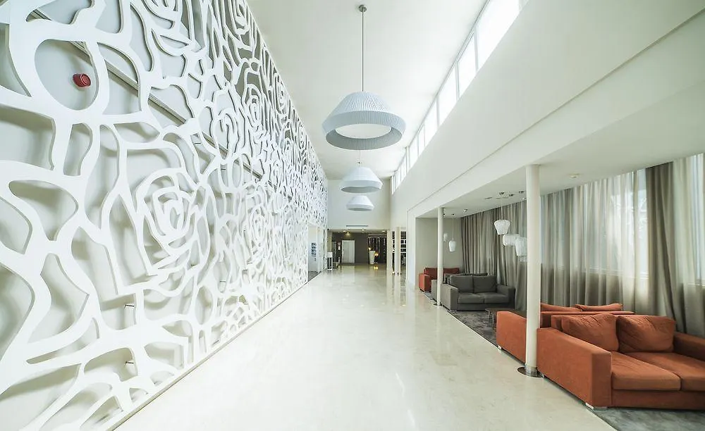 ***  רוזס Hotel Mediterraneo ספרד