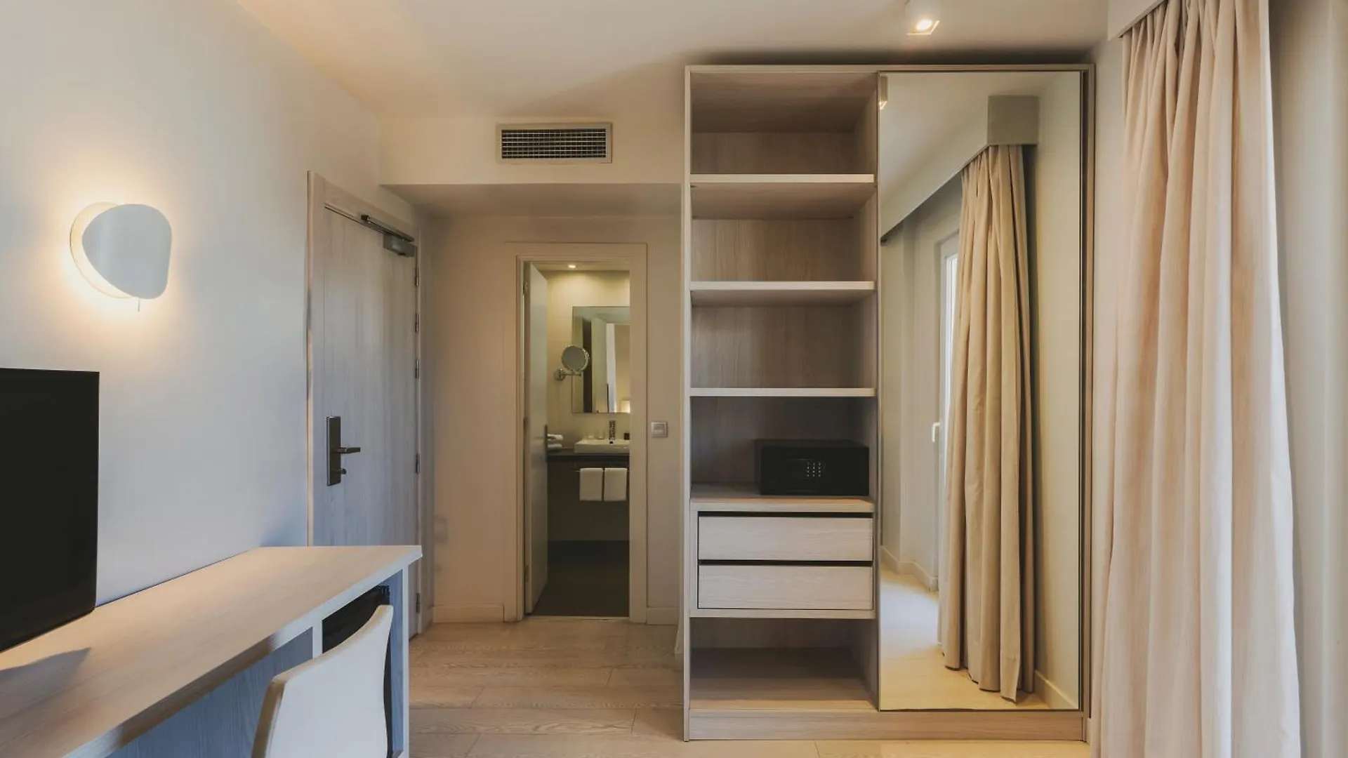 רוזס Hotel Mediterraneo ספרד