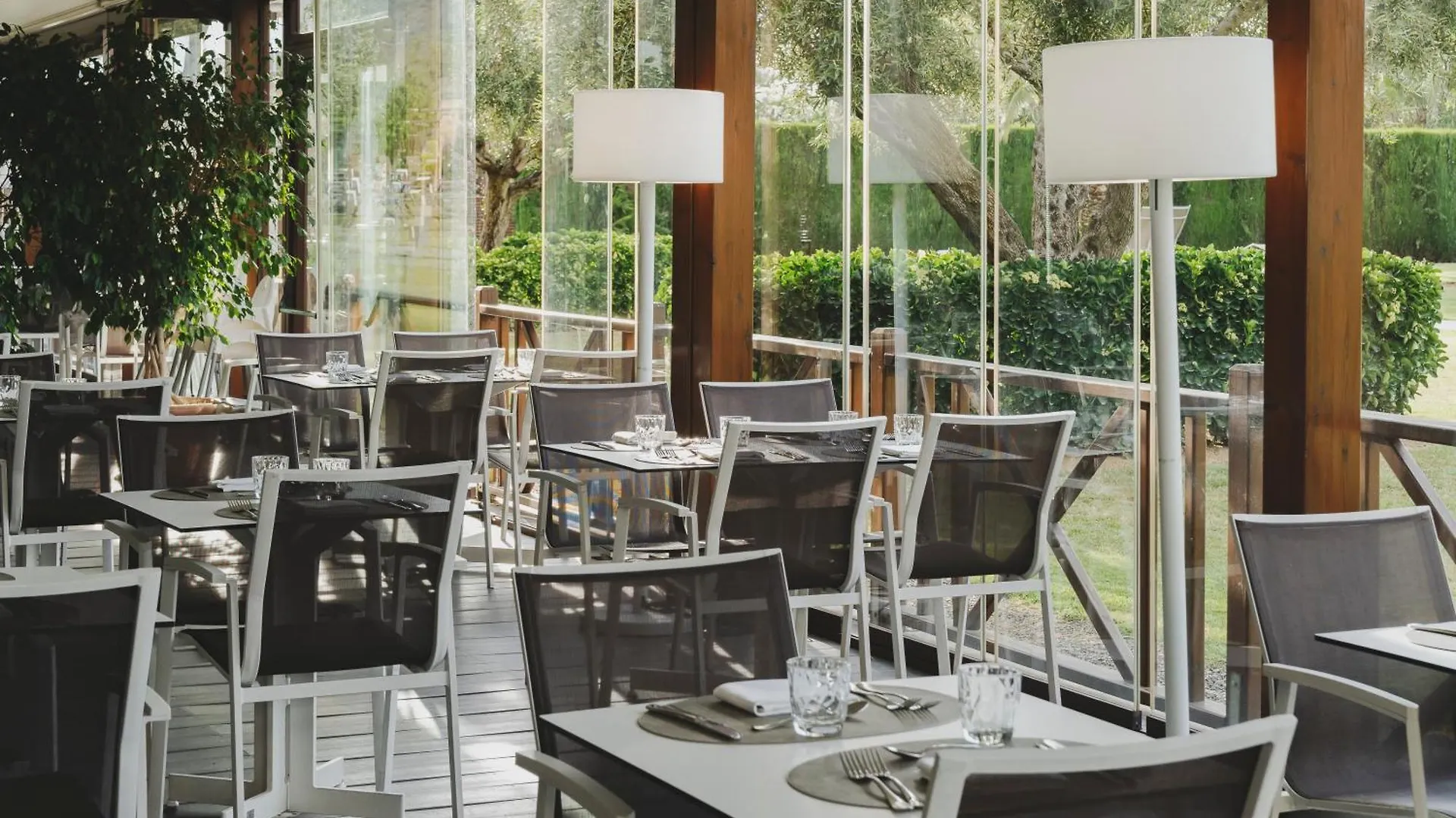 Hotel Mediterraneo Roses 3*,  Spain