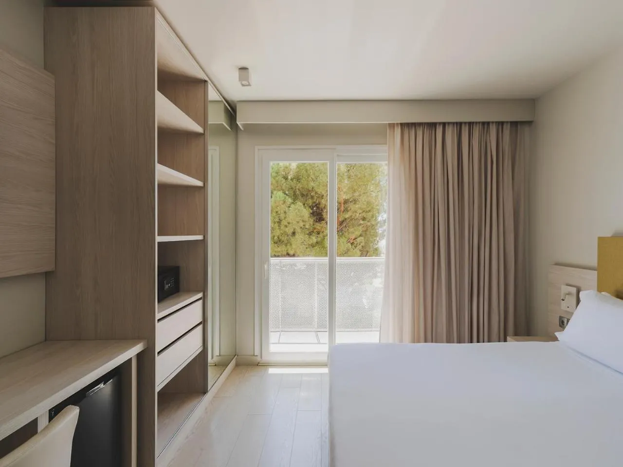 Hotel Mediterraneo Roses